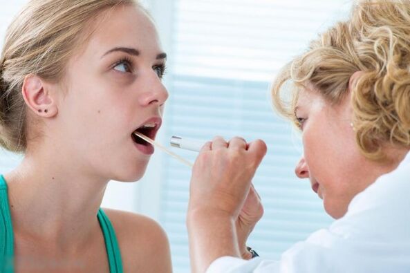 Gisusi sa doktor ang oral cavity alang sa presensya sa mga papilloma